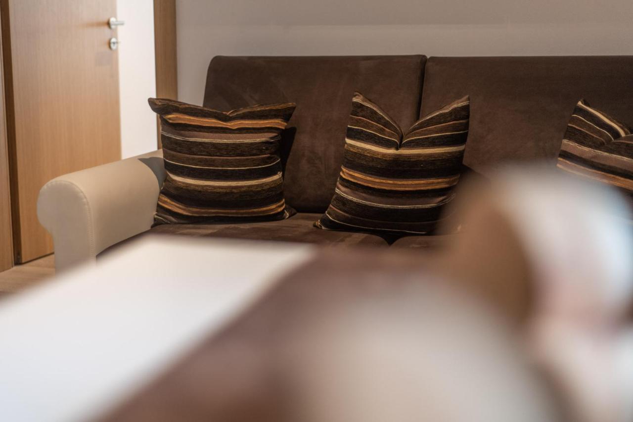 Lapis Monti - Apartments & Suites Бургусио Екстериор снимка
